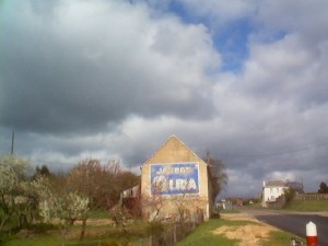 Olida - publicité peinte sur un mur à la sortie de Mortagne au Perche